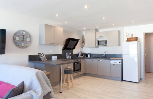 Le Grau-Du-Roi Apartment | Oceanfront Retreat with Direct Beach Access - Le Boucanet