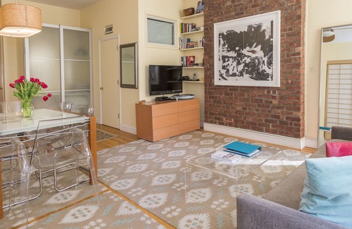 Ukrainian Village Apartment | Exquisite 2BR Apartment in SOHO: Pet-Friendly & Spa Access