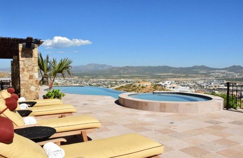 Pedregal Villa | Relax in Cabo San Lucas Villa 1005 with Private Pools