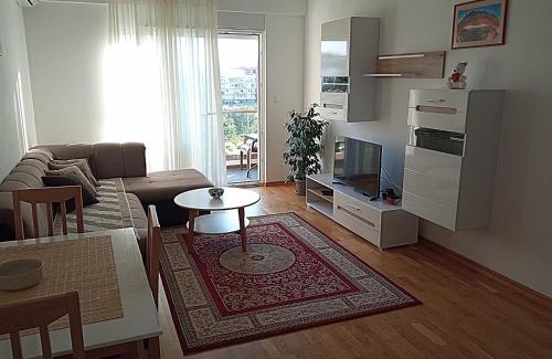 Podgorica Apartment | Highly Rated Renta Apartman with Pool & Breakfast Included
