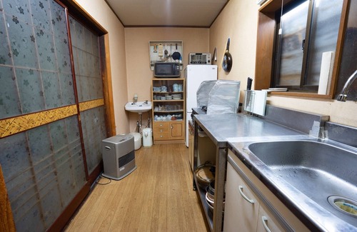 Tokamachi House | Cozy Hearth Inn Minshu: Pet-Friendly Retreat in Niigata