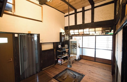 Tokamachi House | Cozy Hearth Inn Minshu: Pet-Friendly Retreat in Niigata