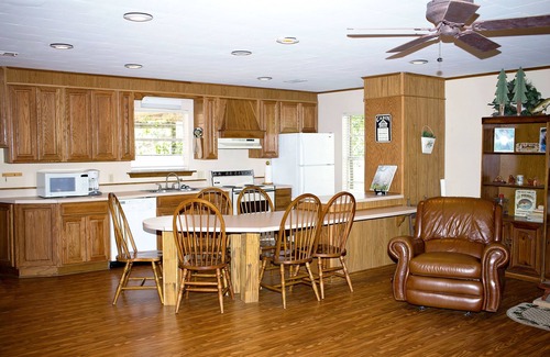 Oakdale Cabin | Cozy Rental Cabin with Fishing in a Stocked Pond