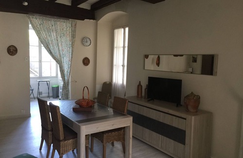 Chinon Apartment | Cozy 2-Room Apartment in Historic Chinon City Center