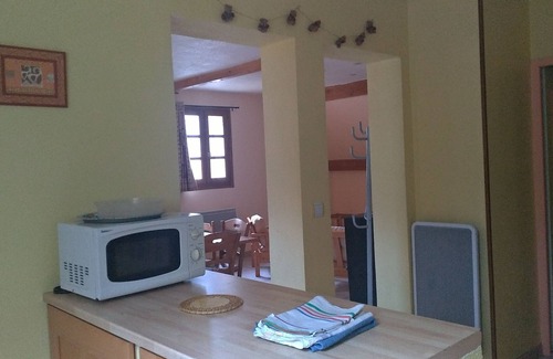 Allemond Apartment | Ideal Retreat in Allemont: Spa, Lake Views & 9.8 Rating