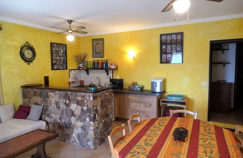 Galeria Apartment | Inviting Oceanfront Rental for 2 to 8 Guests with Terrace