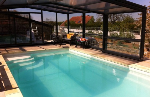 La Besace House | Cozy Mobile Home Rental on the Farm - Pet Friendly Haven