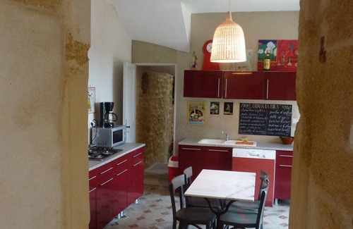 Argilliers House | Charming Farmhouse Retreat for 5 near Uzes & Pont du Gard
