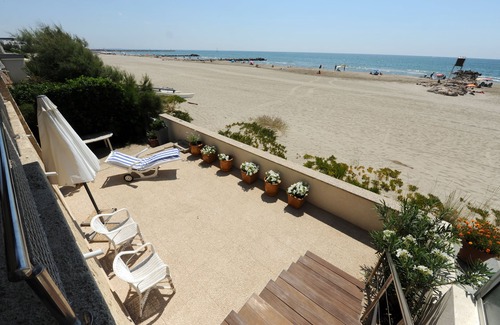 Palavas-les-Flots House | Beachfront Oasis: Palavas-Carnon Maison with Ocean View