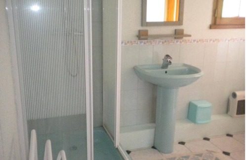 Dainville House | Comfortable Room for Students with Essential Amenities