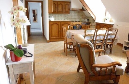 Larmor-Plage Apartment | Seaside Retreat with Pool & Spa | Guest Rated 10/10