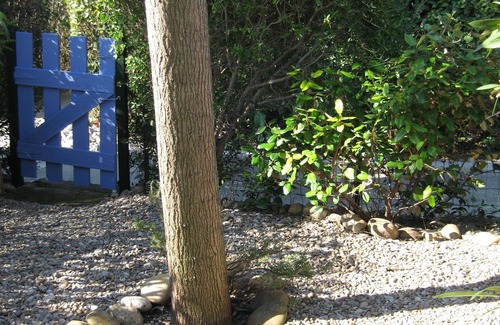Mouries Apartment | Relaxing Retreat with Pool near Baux de Provence