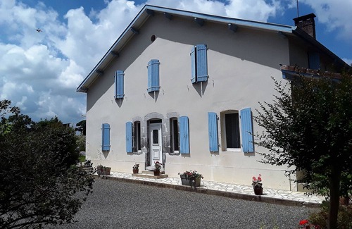 Clermont House | Perfect Rentals for 2-8 Guests with Spa & Pool Access