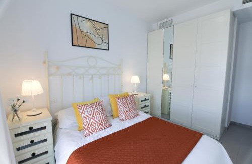 Nervion Apartment | Bright 2-Bedroom Apartment in RentalSevilla, Family Friendly