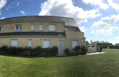 Ravenoville Cottage | Cozy Gite by the Sea in Normandy - Sainte Mère Eglise