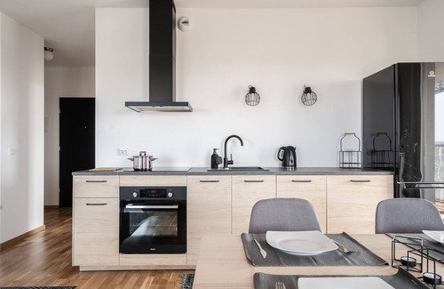 Stare Miasto Apartment | Top-Rated RentPlanet - Atal Tower with Family-Friendly Amenities