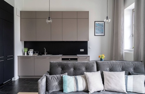 Srodmiescie Apartment | Discover Comfort at RentPlanet - Młyn Maria with Breakfast