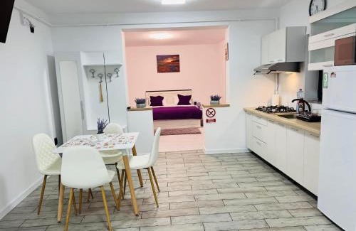 Livezeni Apartment | Reny's Studio Apartments: Oceanfront Getaway, Guest Rated 9.8