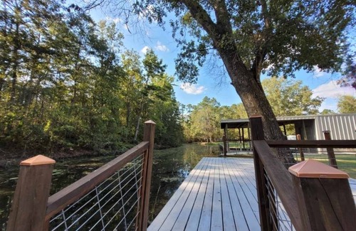 Maurepas House | Lovely Reposez-Vous on the Bayou with Kitchen Amenities