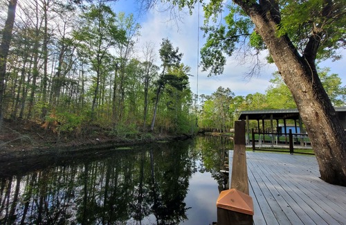 Maurepas House | Lovely Reposez-Vous on the Bayou with Kitchen Amenities