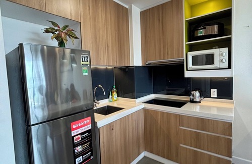 Tan Binh Apartment | Comfortable Republic Plaza Apartment Suite with Breakfast