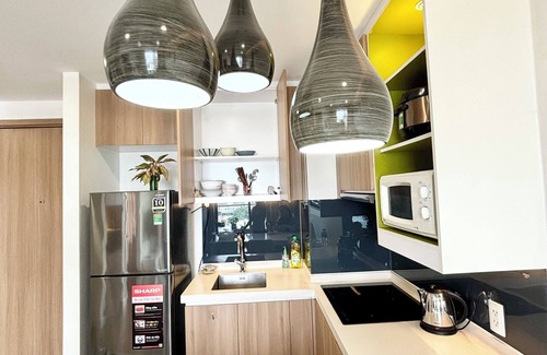 Tan Binh Apartment | Comfortable Republic Plaza Apartment Suite with Breakfast