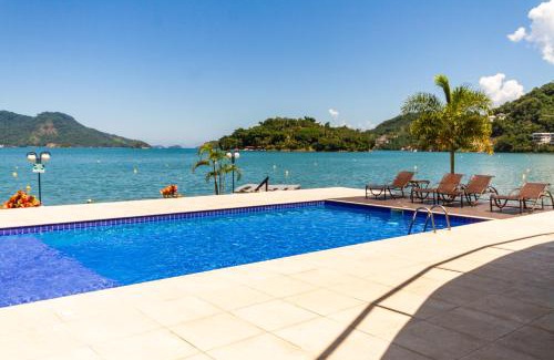 Caieira Apartment | Relaxing Oceanfront Retreat: Recharge Your Energy Here!