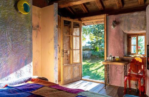 San Giacomo Filippo Ski Chalet | Scenic Resalbert Chalet Panorama with Oceanfront Views