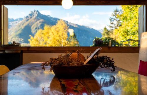 San Giacomo Filippo Ski Chalet | Scenic Resalbert Chalet Panorama with Oceanfront Views