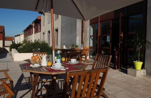 Carcassonne Apartment | res. La Barbacane, Carcassonne, studio for 2 people.