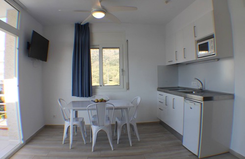 Roses Town Center Resort | Rescator Resort 105: Cozy One-Bedroom Retreat with Pool