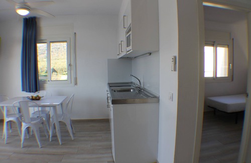 Roses Town Center Resort | Rescator Resort 105: Cozy One-Bedroom Retreat with Pool