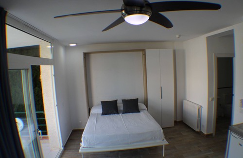 Roses Town Center Resort | Discover Rescator Resort 108: One Bedroom with Pool Access