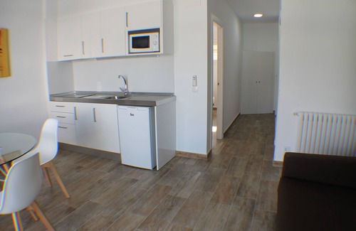 Roses Town Center Resort | Rescator Resort 224: One Bedroom Retreat with Pool Access