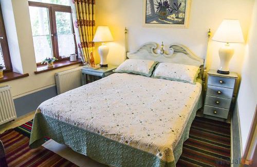 Butuceni Bed & Breakfast | Exceptional Resedinta Rotundu: 4-Star Retreat with Hot Tub
