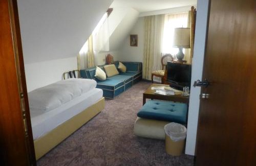 Ebermannstadt Hotel | Discover Resengörg: Pet-Friendly Retreat with Spa & Hot Tub