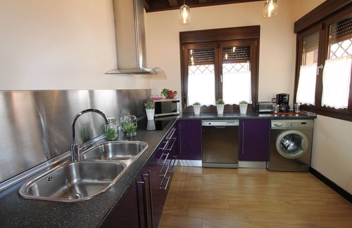 Arges House | Relax at El Rosal del Pozo: Family-Friendly Retreat in Toledo