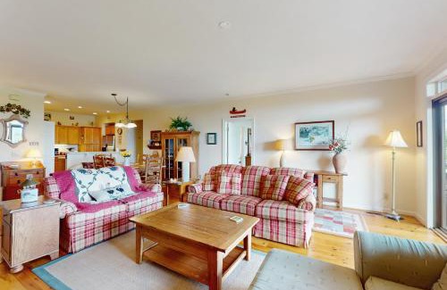 Sugar Mountain Apartment | Reserve 05-C: Family-Friendly Retreat with Perfect Reviews