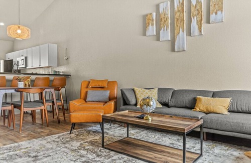 Pueblo West House | Family-Friendly Reservoir Retreat with Lake Views & Kitchen