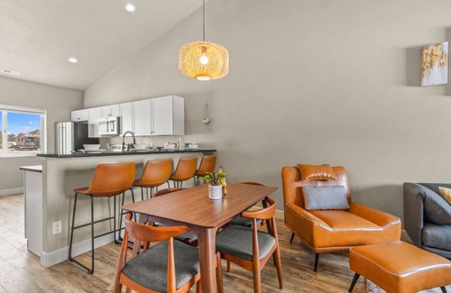 Pueblo West House | Family-Friendly Reservoir Retreat with Lake Views & Kitchen