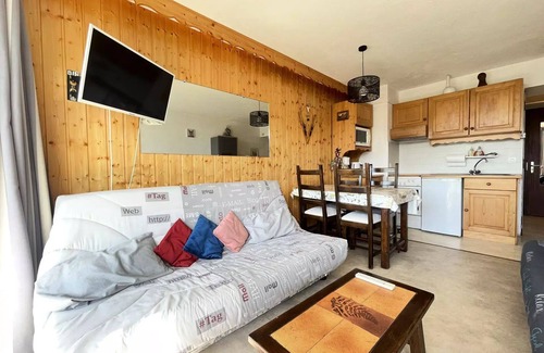 Notre-Dame-de-Bellecombe Apartment | Residence Les Alpages - Studio skis at the feet with an exceptional view