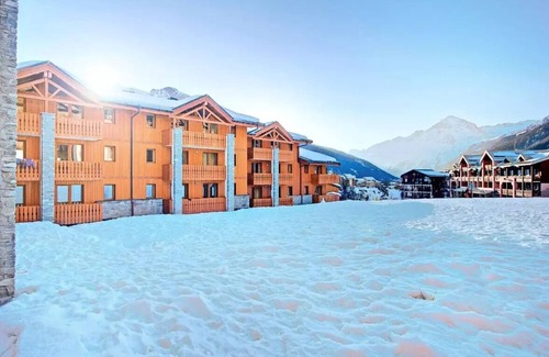 Lanslevillard Apartment | Indulgent 3 Room Duplex Apartment at Residence Les Balcons