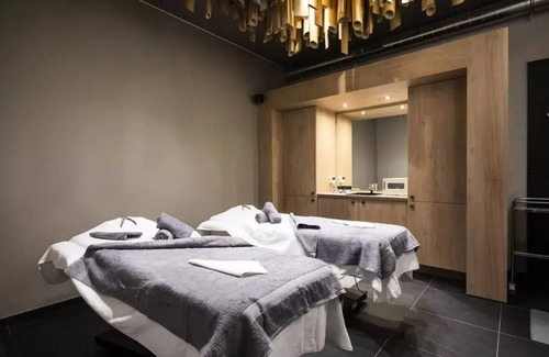 Lanslevillard Apartment | Stylish 6-Room Apartment at Residence Les Balcons de Val Cenis