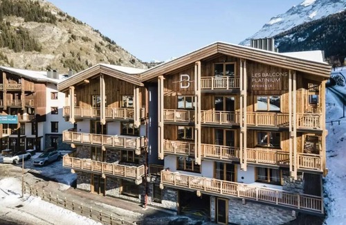 Lanslevillard Apartment | Stylish 6-Room Apartment at Residence Les Balcons de Val Cenis
