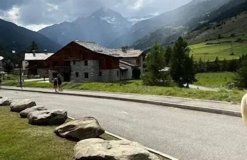Val Cenis Apartment | Ideal Residence Les Alpages: 3 Rooms with Pool & Spa