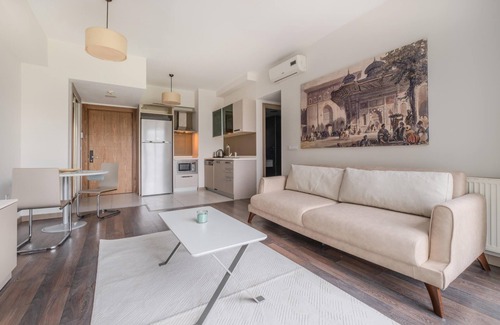 Mahmutbey Apartment | Convenient Residence Near Metro & IST Airport Access