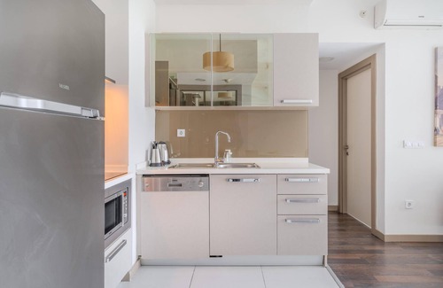 Mahmutbey Apartment | Convenient Residence Near Metro & IST Airport Access