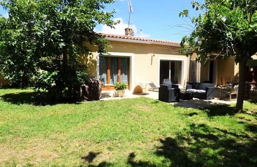 L'Evescat Villa | Residence 656-la Seyne Sur Mer - Swimming pool, beach walking, WIFI, billiards, babyfoot, ping pong, BBQ.