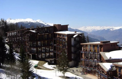 Arc-1800 Apartment | Cozy Residence Aiguille Grive Bat II: Ideal for Families