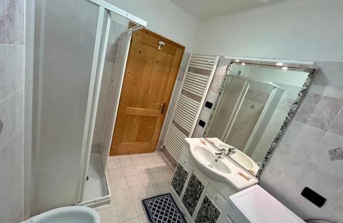 Caldes Apartment | Relax at Residence Al Pescatore with Oceanfront Amenities